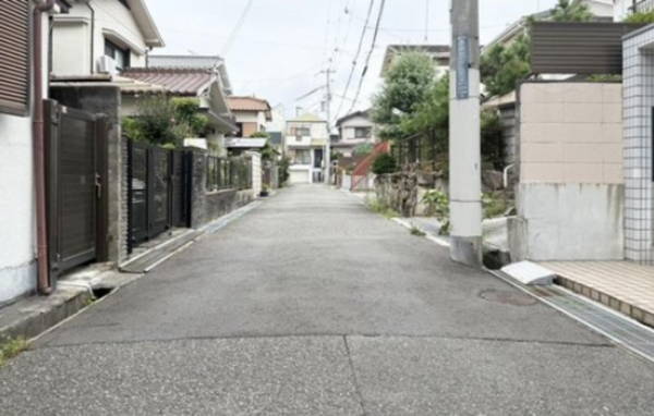 神戸市垂水区星陵台、土地の前面道路を含む現地写真画像です