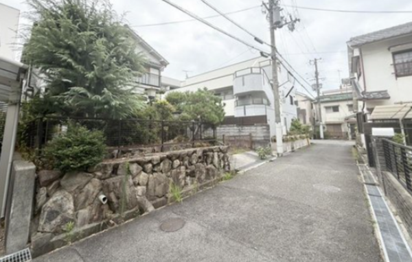 神戸市垂水区星陵台、土地の前面道路を含む現地写真画像です