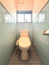 神戸市垂水区千鳥が丘、中古一戸建てのトイレ画像です