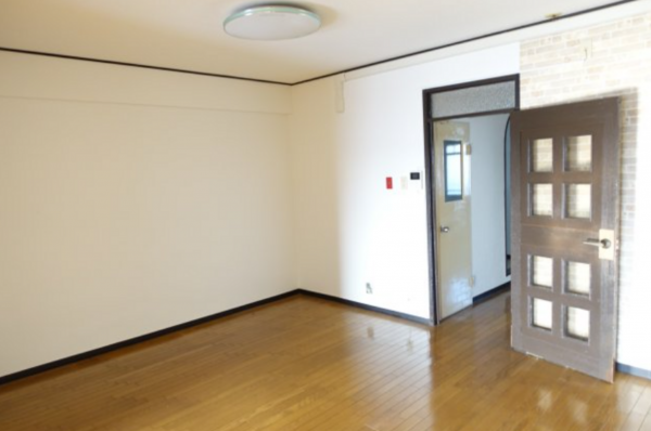 神戸市垂水区舞子坂、マンションの居間画像です
