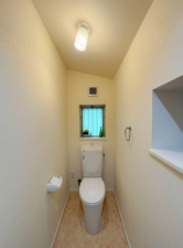神戸市垂水区星陵台、中古一戸建てのトイレ画像です