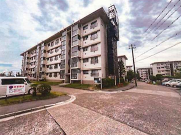 神戸市垂水区狩口台、マンションの外観画像です