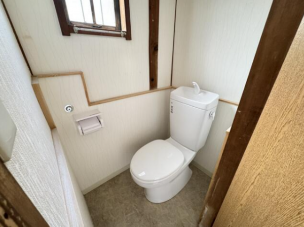 神戸市垂水区舞子坂、収益物件/住宅のトイレ画像です