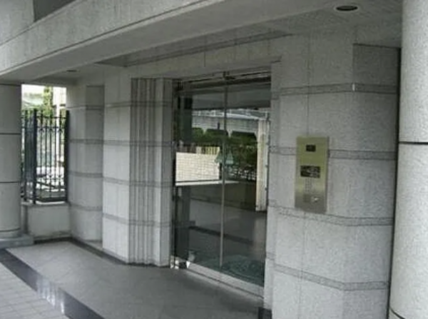 神戸市垂水区高丸、収益物件/住宅のエントランス画像です