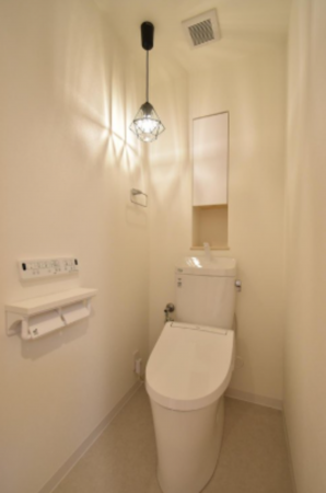 神戸市垂水区青山台、収益物件/マンションのトイレ画像です