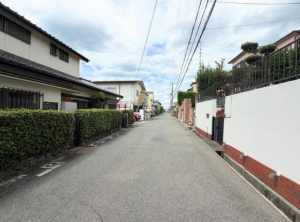 神戸市垂水区西舞子、土地の前面道路を含む現地写真画像です