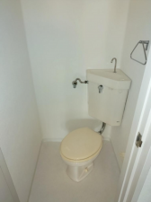 神戸市垂水区五色山、マンションのトイレ画像です