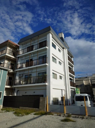 神戸市垂水区五色山、マンションの外観画像です