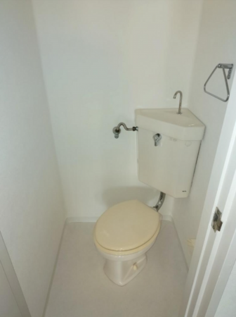 神戸市垂水区五色山、マンションのトイレ画像です