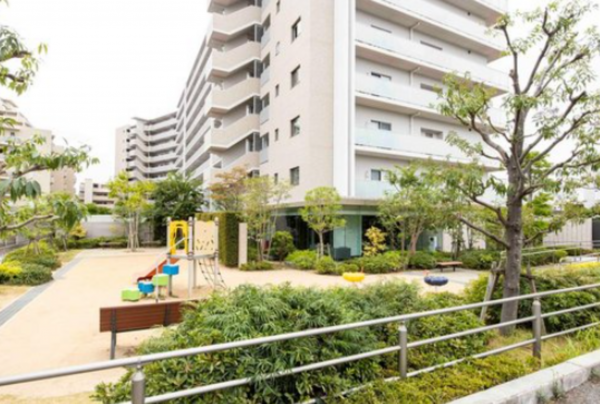 神戸市垂水区星陵台、マンションの外観画像です