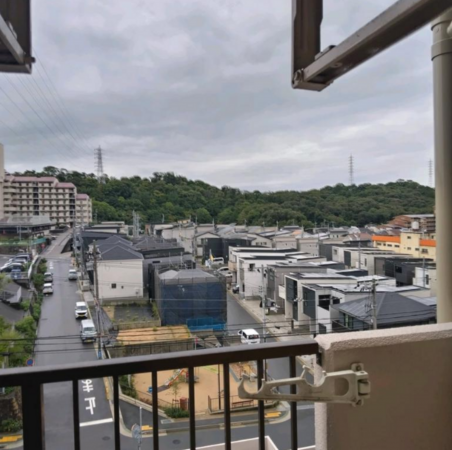神戸市垂水区清水が丘、マンションのバルコニー画像です