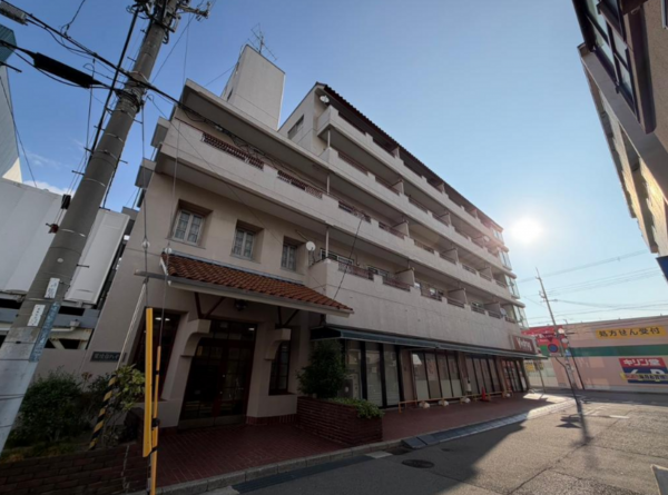 神戸市垂水区星陵台、マンションの外観画像です