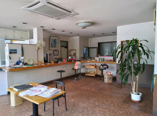 宮崎市清武町、収益物件/店舗付住宅の画像です