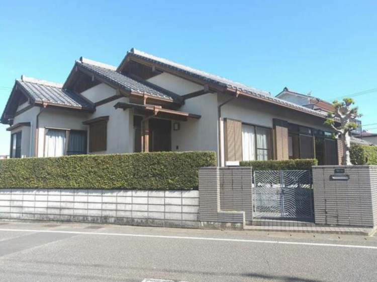 宮崎市月見ケ丘、中古一戸建ての外観画像です