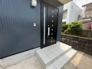 宮崎市大字恒久、中古一戸建ての玄関画像です