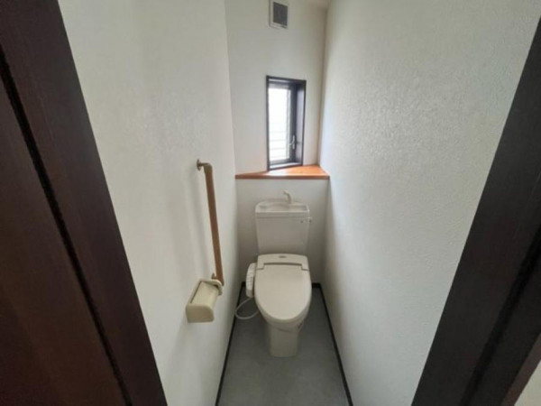 宮崎市大字恒久、中古一戸建てのトイレ画像です