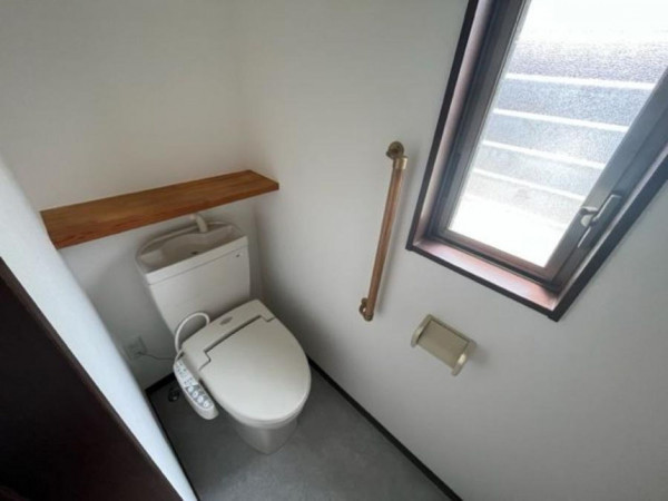 宮崎市大字恒久、中古一戸建てのトイレ画像です