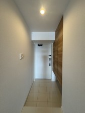 宮崎市松橋、マンションの玄関画像です