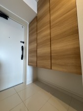 宮崎市松橋、マンションの玄関画像です