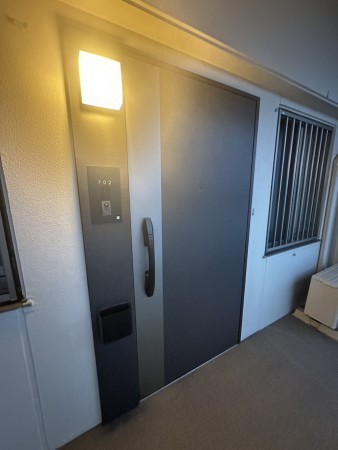 宮崎市松橋、マンションの玄関画像です