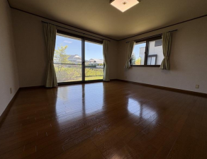 宮崎市花山手東、中古一戸建ての画像です
