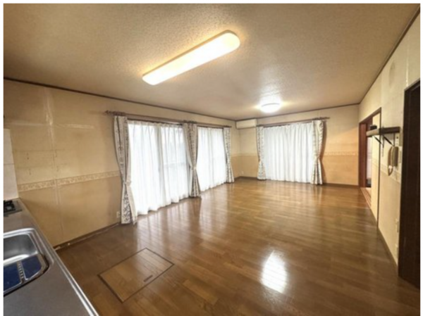 宮崎市清武町、中古一戸建ての居間画像です