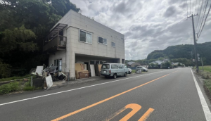 宮崎市大字新名爪、収益物件/店舗付住宅の画像です