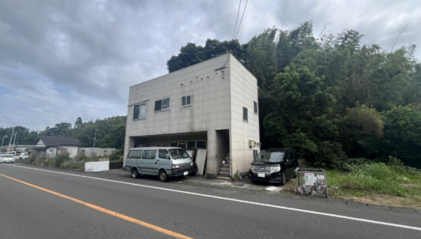 宮崎市大字新名爪、収益物件/店舗付住宅の画像です