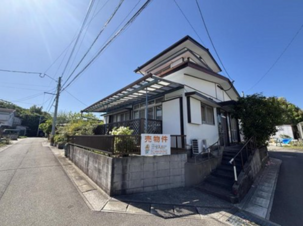 宮崎市月見ケ丘、中古一戸建ての外観画像です