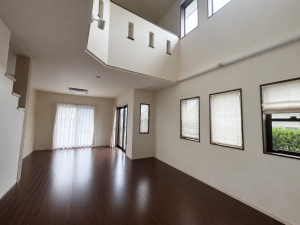 宮崎市東宮、中古一戸建ての居間画像です
