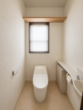宮崎市東宮、中古一戸建てのトイレ画像です