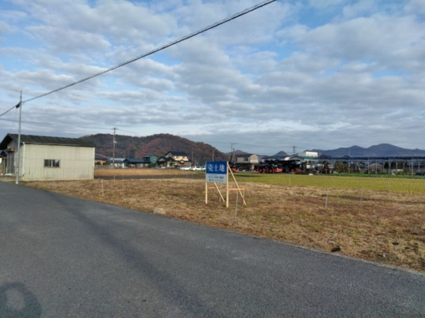 三豊市高瀬町新名、土地の外観画像です