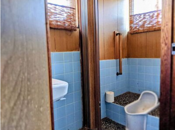 三豊市詫間町松崎、中古一戸建てのトイレ画像です