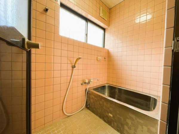 観音寺市西本町、中古一戸建ての風呂画像です