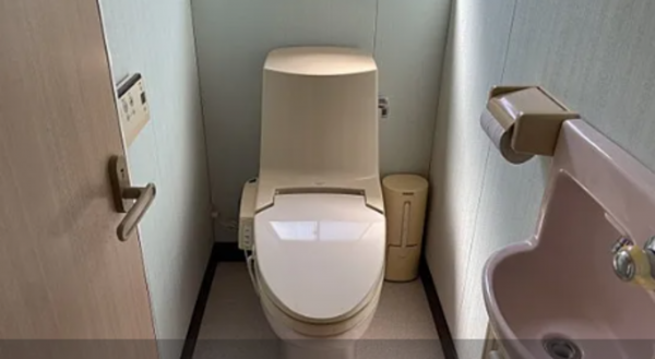 観音寺市高屋町、中古一戸建てのトイレ画像です