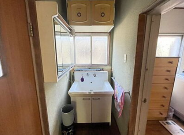 三豊市仁尾町仁尾丁、中古一戸建ての洗面画像です