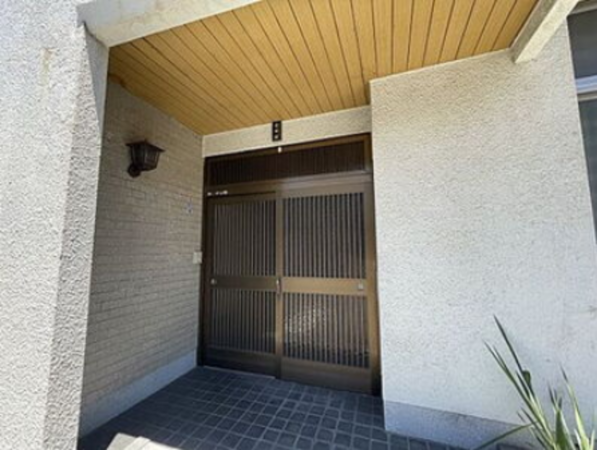 三豊市仁尾町仁尾丁、中古一戸建ての玄関画像です