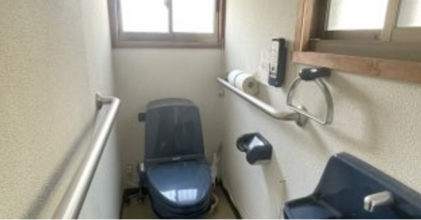 三豊市詫間町松崎、中古一戸建てのトイレ画像です