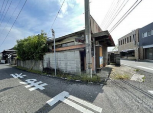 三豊市三野町吉津、土地の前面道路を含む現地写真画像です