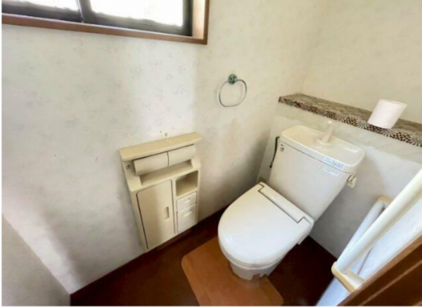 三豊市財田町財田上、中古一戸建てのトイレ画像です