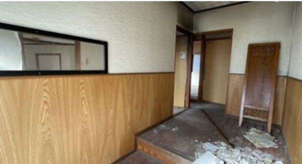 三豊市仁尾町仁尾丁、中古一戸建ての玄関画像です