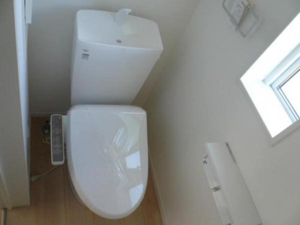 観音寺市村黒町、新築一戸建てのトイレ画像です
