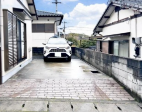 三豊市高瀬町下勝間、中古一戸建ての駐車場画像です