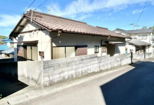 三豊市高瀬町下勝間、中古一戸建ての外観画像です