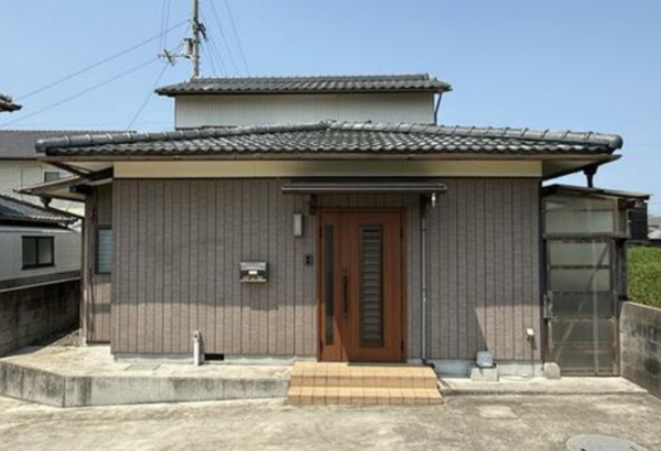 三豊市高瀬町上高瀬、中古一戸建ての外観画像です