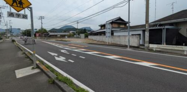 三豊市高瀬町上高瀬、土地の前面道路を含む現地写真画像です