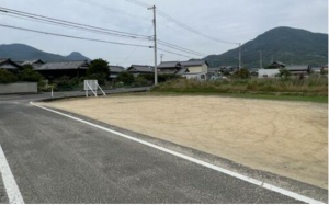三豊市三野町大見、土地の前面道路を含む現地写真画像です
