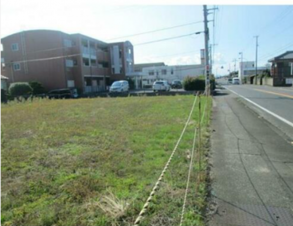 観音寺市柞田町、土地の前面道路を含む現地写真画像です