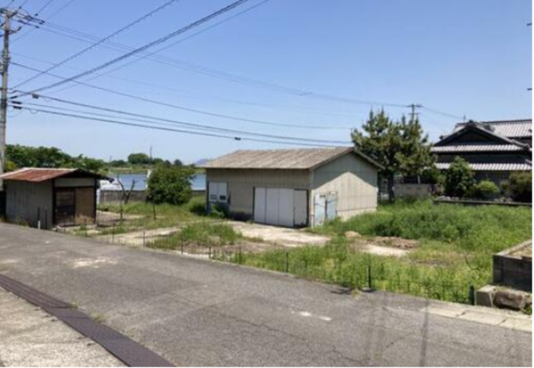 観音寺市豊浜町和田、土地の前面道路を含む現地写真画像です