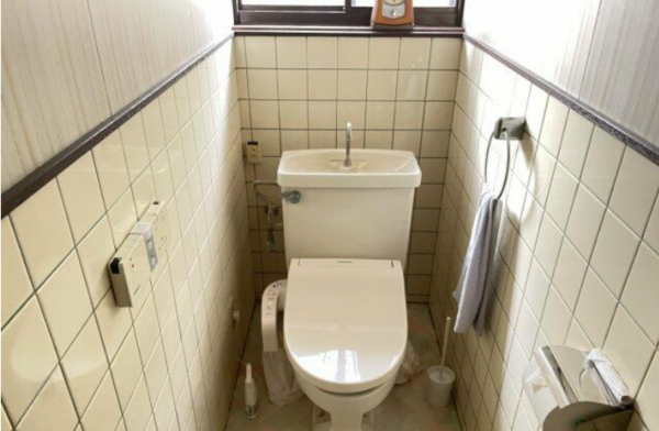 三豊市詫間町松崎、中古一戸建てのトイレ画像です